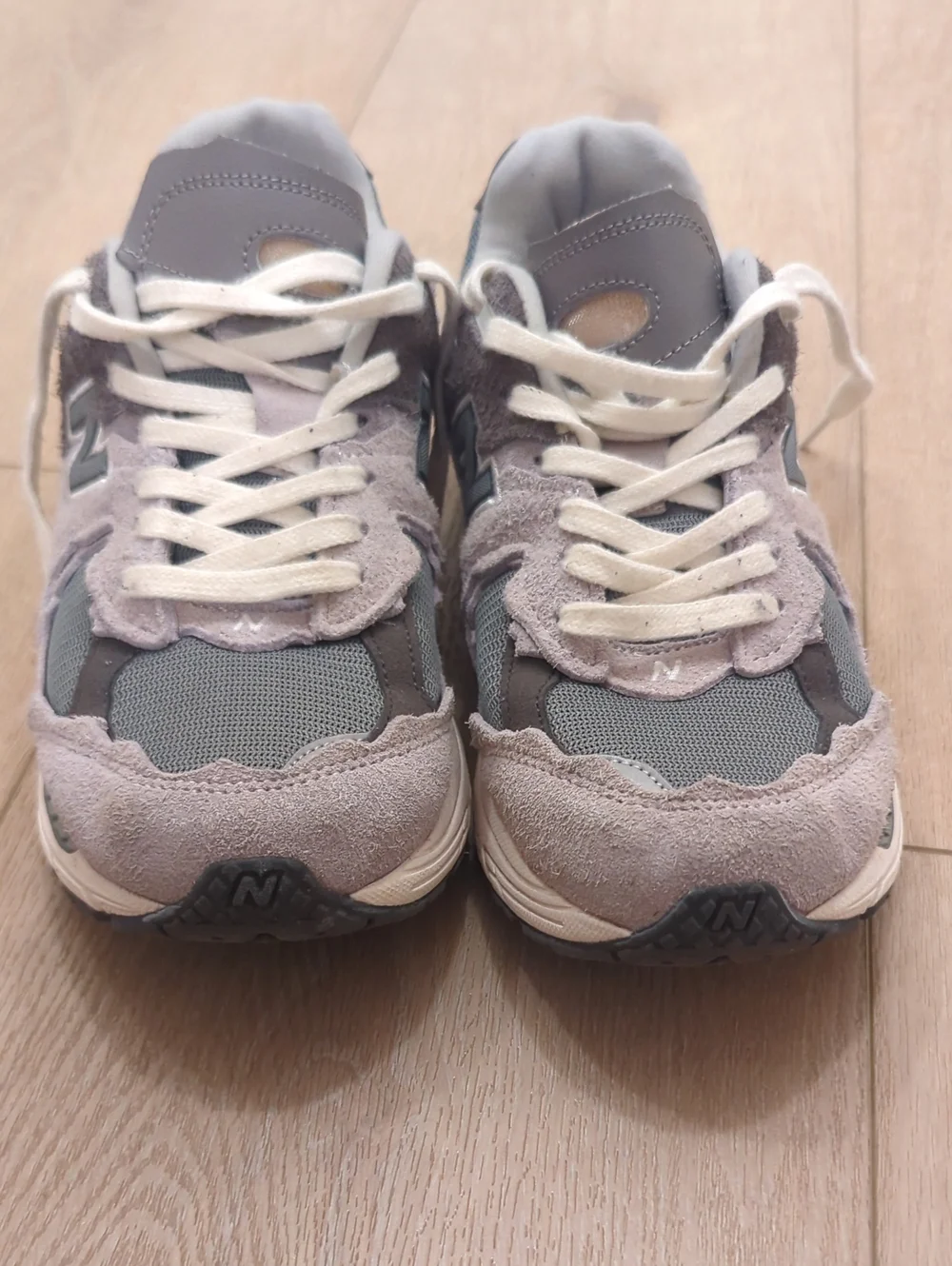 New Balance Men’s 2002R Grey Running Shoes